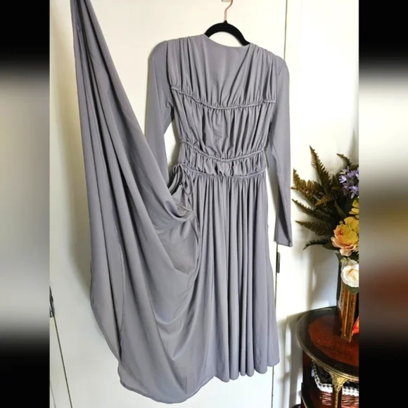 TOVE Ruched Tie Front Lexi Light Grey Semi-formal Dress - Picture 11 of 15